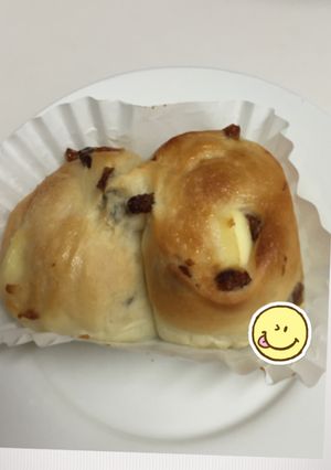 クリームチーズinレーズンパン-レシピのメイン写真