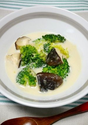 簡単！ブロッコリーと生椎茸のプチスープ。-レシピのメイン写真