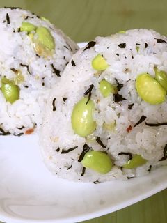 ☆枝豆 梅ひじき おにぎり-レシピのメイン写真