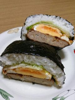 マルシンハンバーグで(^^)おにぎらず♪-レシピのメイン写真