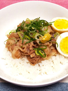 豚バラ薄切りで簡単☆角煮風の豚丼-レシピのメイン写真