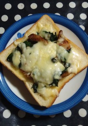 大和ポークとほうれん草のチーズトースト-レシピのメイン写真