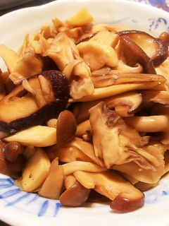 簡単たっぷりキノコだけバター炒め-レシピのメイン写真