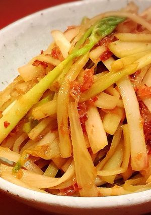 うどの皮のきんぴら(簡単お味付け♪)-レシピのメイン写真