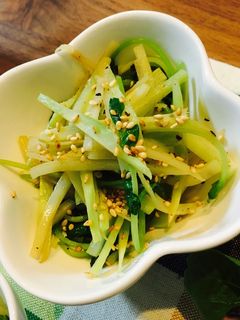 ブロッコリーの芯と豆苗炒め-レシピのメイン写真
