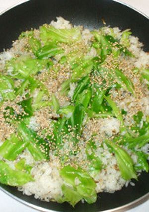 キャベツ・じゃこ簡単チャーハン♪残りご飯-レシピのメイン写真