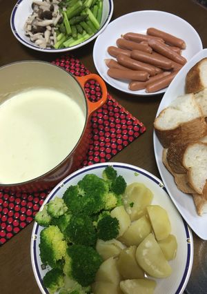 牛乳仕立てのチーズフォンデュ-レシピのメイン写真