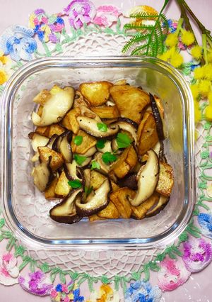 新じゃがとしいたけのソテー-レシピのメイン写真