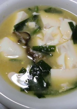 ニラと玉子と豆腐と椎茸のみそ仕立て-レシピのメイン写真