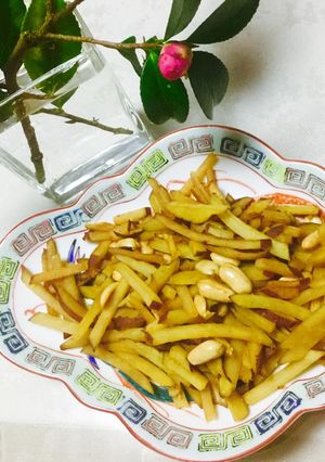 サツマイモとピーナッツの豆板醤炒め-レシピのメイン写真