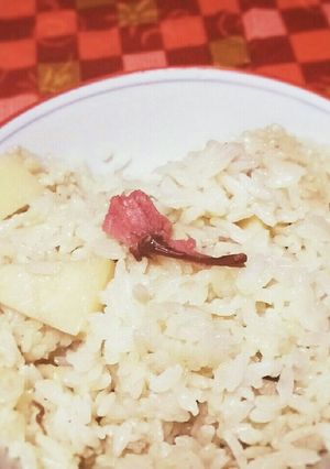ほんのり桜~ふんわり玄米茶の炊き込みご飯-レシピのメイン写真