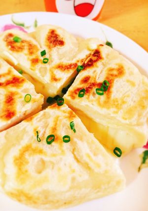 フライパン焼きチーズナン。チーズクルチャ-レシピのメイン写真