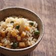たけのことグリーンピースのまぜご飯
