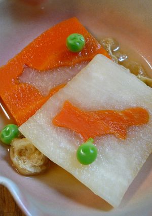 ラブリー♡クッキー型で紅白の煮物-レシピのメイン写真