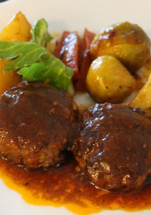 基本の煮込みハンバーグ-レシピのメイン写真