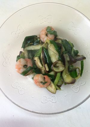 簡単 韮と長茄子と蒸しエビの胡麻油炒め-レシピのメイン写真