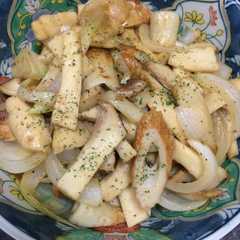 รูปของ エリンギ98円、竹輪98円で晩御飯