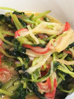 豆苗とカニカマのオイマヨ炒め-レシピのメイン写真