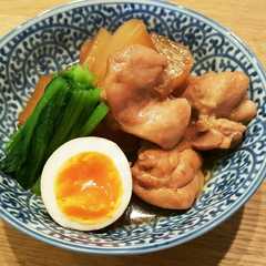 รูปของ 子供も大好き♡鶏肉と大根の煮物