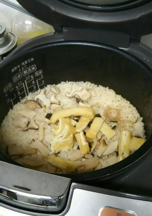 簡単♪松茸風炊き込みご飯♪-レシピのメイン写真