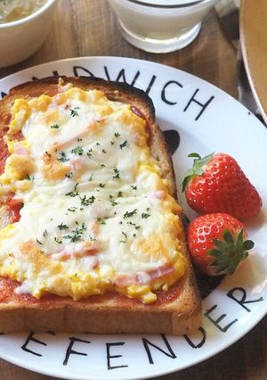 たっぷり卵のふわふわピザトースト♡-レシピのメイン写真