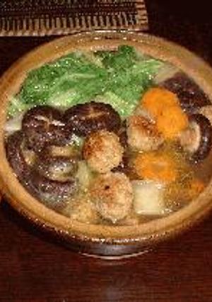 いつもの味に一ひねり・鶏肉団子鍋-レシピのメイン写真