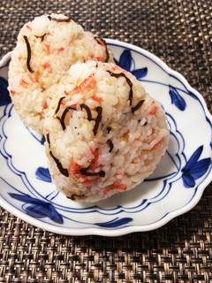 旨味たっぷり♡娘が大好きな塩昆布おにぎり-レシピのメイン写真