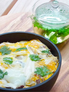 パクチー香るこりこり砂肝親子丼-レシピのメイン写真