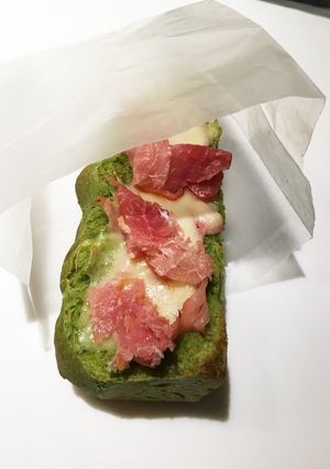 翌日もふわふわ♡天然酵母のほうれん草パン-レシピのメイン写真