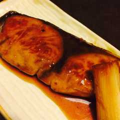 รูปของ 甘辛のタレがたまらない♥ブリの照り焼き