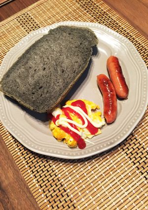 天然酵母のふわふわ黒ごまパン-レシピのメイン写真