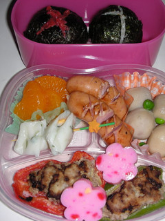 \( ̄^ ̄)/参上!肉詰めピーマン弁当-レシピのメイン写真