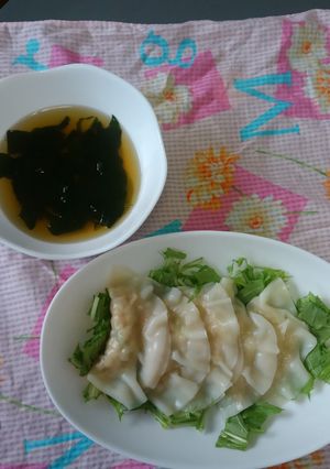 鍋１つde茹でシューマイとワカメスープ♪-レシピのメイン写真