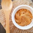 ココナッツオイルで胡麻きな粉スプレッド。
