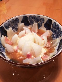 レンジで!新玉ねぎの丸ごとオニオンスープ-レシピのメイン写真