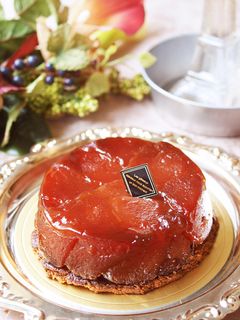 ルクルーゼでタルトタタン♪ by なおみっくすふるーと 【クックパッド