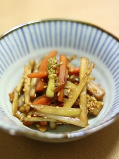 ウドの皮とニンジンのきんぴら-レシピのメイン写真