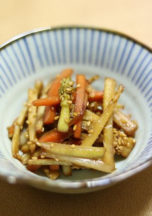 ウドの皮とニンジンのきんぴら-レシピのメイン写真