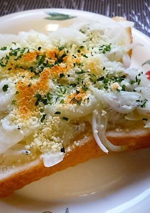バターの風味♪新玉葱＆しらすのトースト-レシピのメイン写真