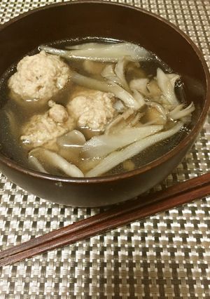 鶏団子とごぼうと舞茸のお吸い物-レシピのメイン写真