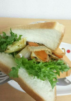 じゃこ天入り焼きそばパン♪サンドイッチ♪-レシピのメイン写真
