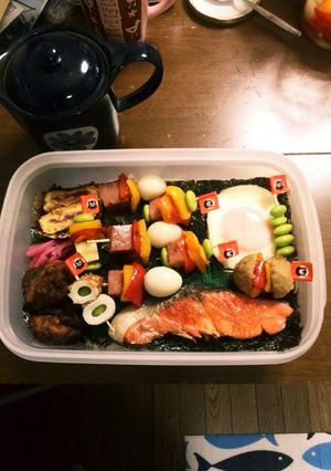 彩りピック賑やか玉手箱海苔鮭弁当★運動会-レシピのメイン写真