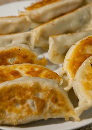 粉とお湯だけ！手作りもちもちの餃子の皮-レシピのメイン写真
