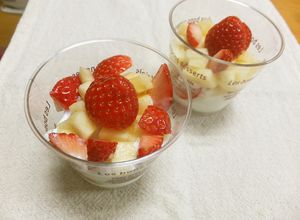 角切りりんごと苺のヨーグルトパフェ♡-レシピのメイン写真