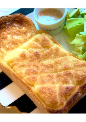 簡単朝食♡バターが香るメロンパントースト-レシピのメイン写真