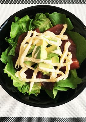 マグロとアボカドの丼-レシピのメイン写真