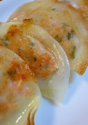鮭とチーズのおつまみ餃子-レシピのメイン写真
