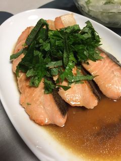 胡麻油香る〜鮭の麺つゆ漬け-レシピのメイン写真