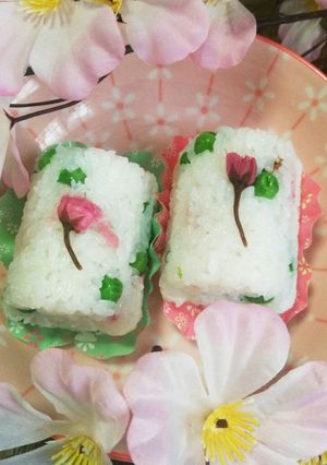 ♪おこわ♪桜とグリーンピース-レシピのメイン写真