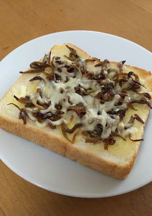 今が旬!兵庫県いかなごのくぎ煮トースト-レシピのメイン写真